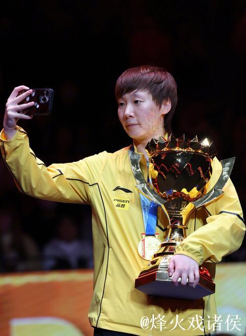 王曼昱腰伤硬拼夺冠揽56万奖金！孙颖莎腿肿伤情曝光